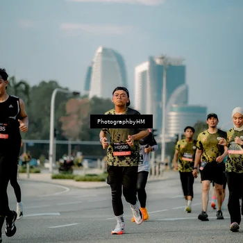 Runner Photo 6709113