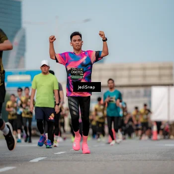 Runner Photo 6709119