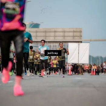 Runner Photo 6709123