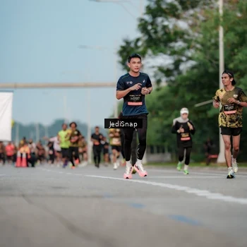 Runner Photo 6709134