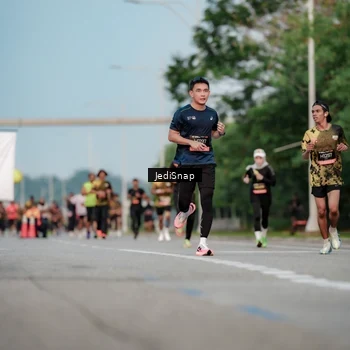 Runner Photo 6709135