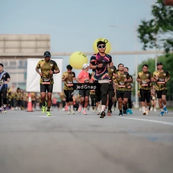 Runner Photo 6709426