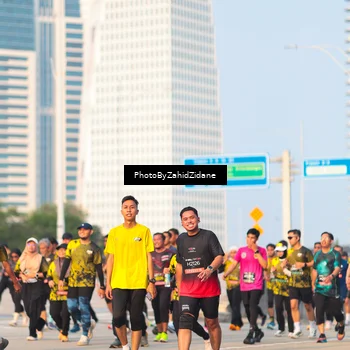 Runner Photo 6710003