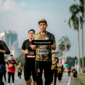 Runner Photo 6710657