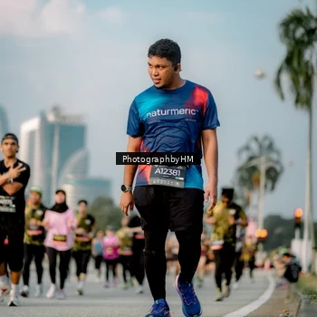 Runner Photo 6710743