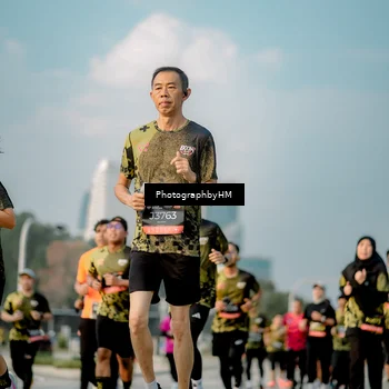 Runner Photo 6710903