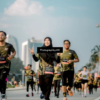 Runner Photo 6710912