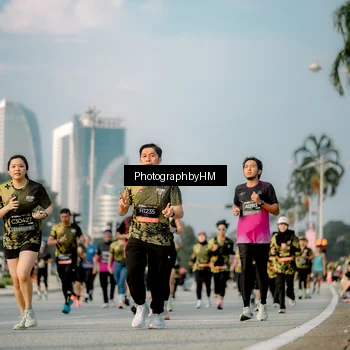 Runner Photo 6711002