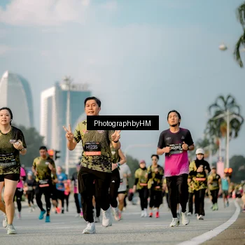 Runner Photo 6711005