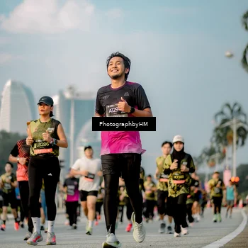 Runner Photo 6711024