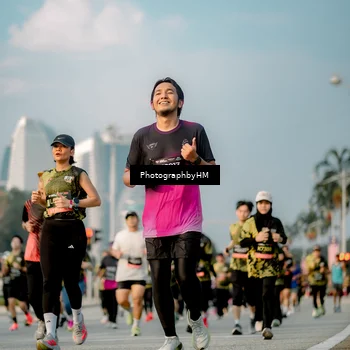 Runner Photo 6711038