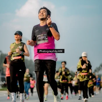 Runner Photo 6711045