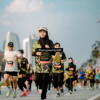 Runner Photo 6711052