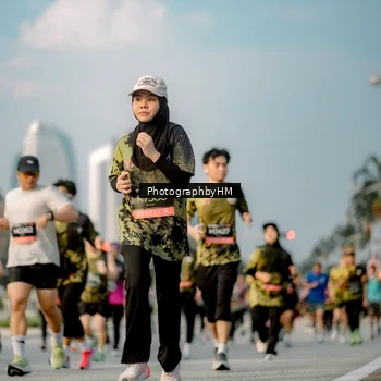 Runner Photo 6711055