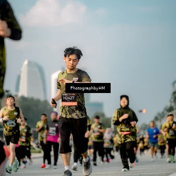 Runner Photo 6711060