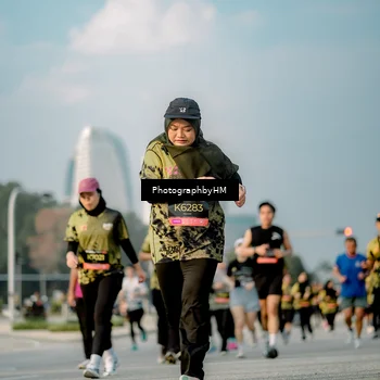 Runner Photo 6711072