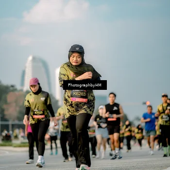 Runner Photo 6711075
