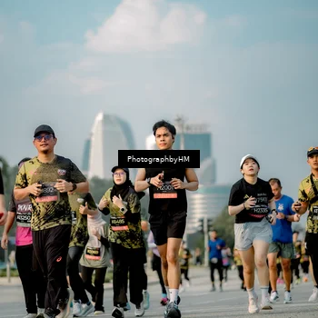 Runner Photo 6711080