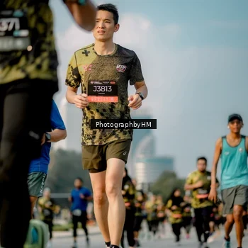 Runner Photo 6711103