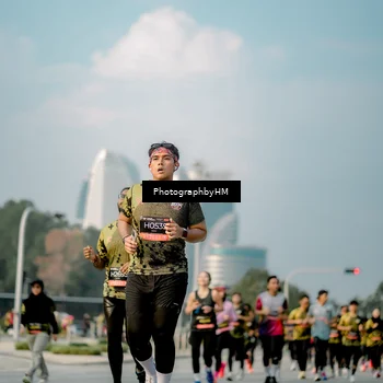 Runner Photo 6711195
