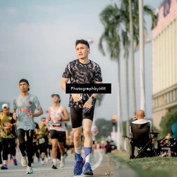 Runner Photo 6711205
