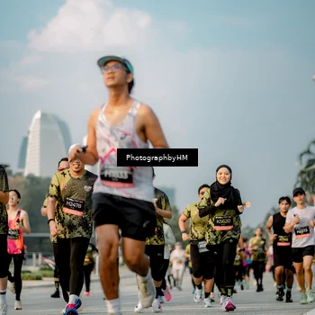 Runner Photo 6711217