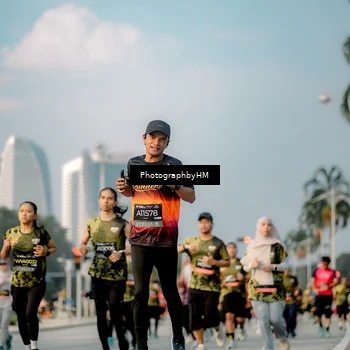 Runner Photo 6711249