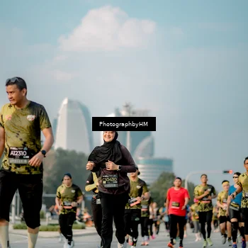 Runner Photo 6711309