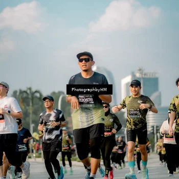 Runner Photo 6711400