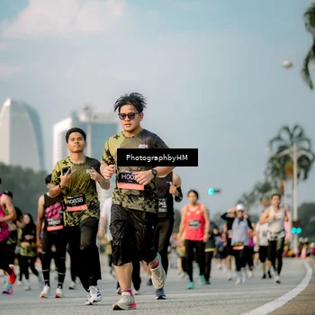 Runner Photo 6711416