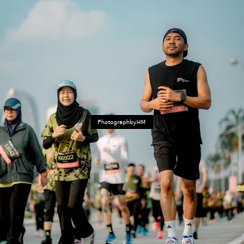Runner Photo 6711453