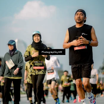 Runner Photo 6711455