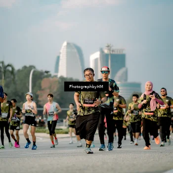 Runner Photo 6711489