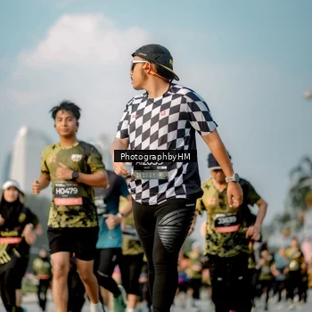 Runner Photo 6711542