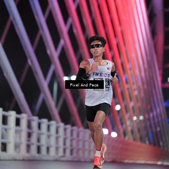 Runner Photo 6713990