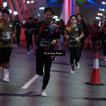 Runner Photo 6714004