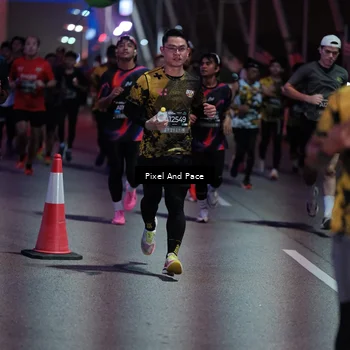 Runner Photo 6714017