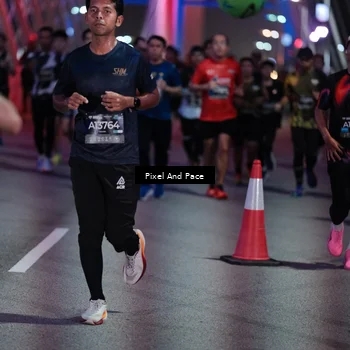 Runner Photo 6714040