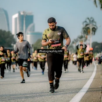 Runner Photo 6714106