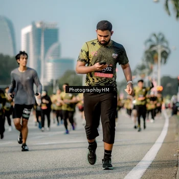 Runner Photo 6714111