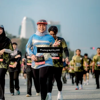 Runner Photo 6714181