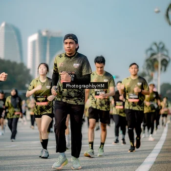 Runner Photo 6714222