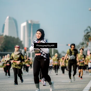 Runner Photo 6714246