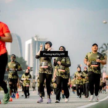 Runner Photo 6714624