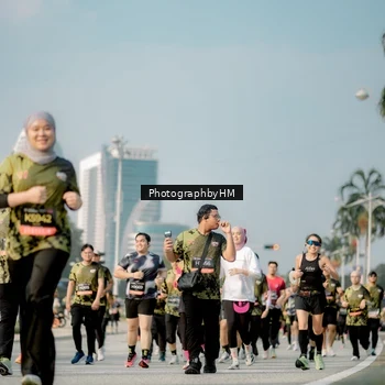 Runner Photo 6714699