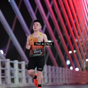 Runner Photo 6714997