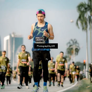 Runner Photo 6715002