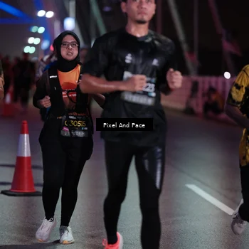 Runner Photo 6715035