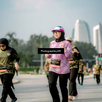 Runner Photo 6715112
