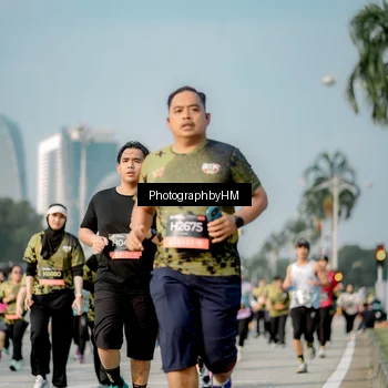 Runner Photo 6715175